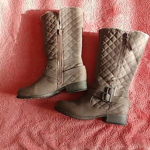 NEW....Boots $30